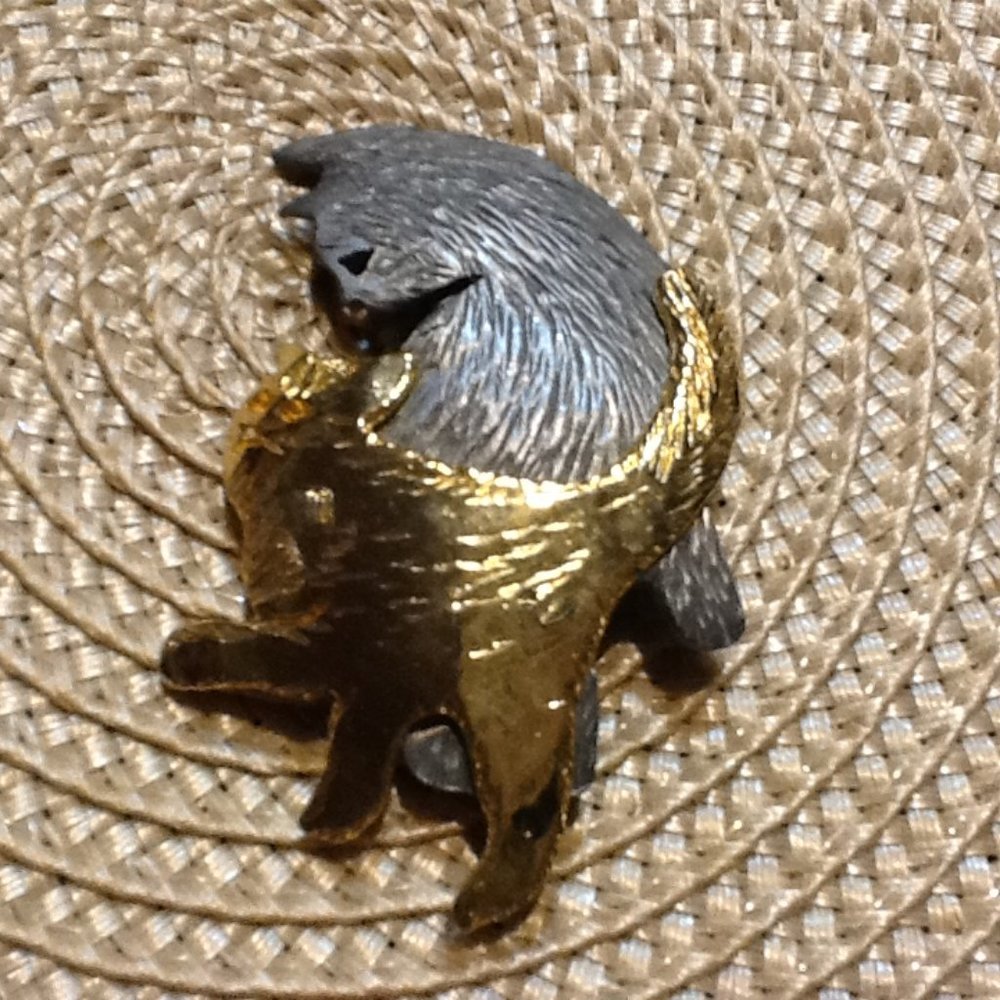 Vintage pair of cats pin/brooch